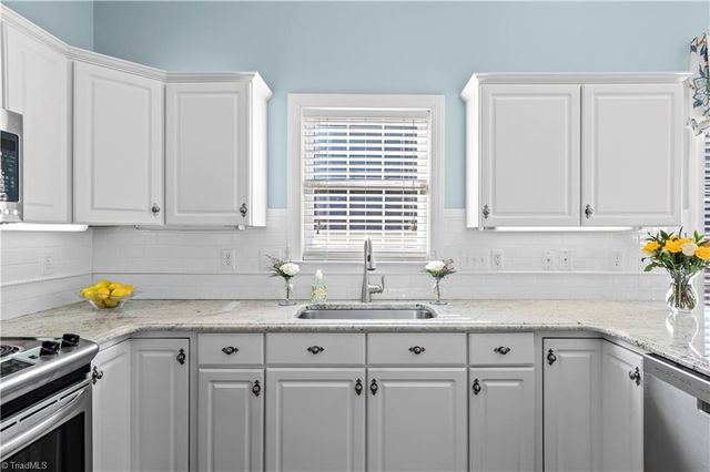 110 Corbridge Lane, Winston-salem, NC 27106