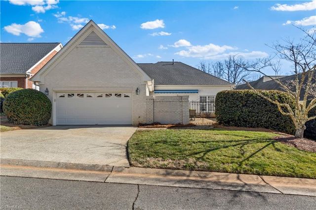 110 Corbridge Lane, Winston-salem, NC 27106