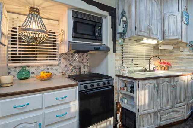 1129 Prides Lane, Crystal Beach, TX 77650