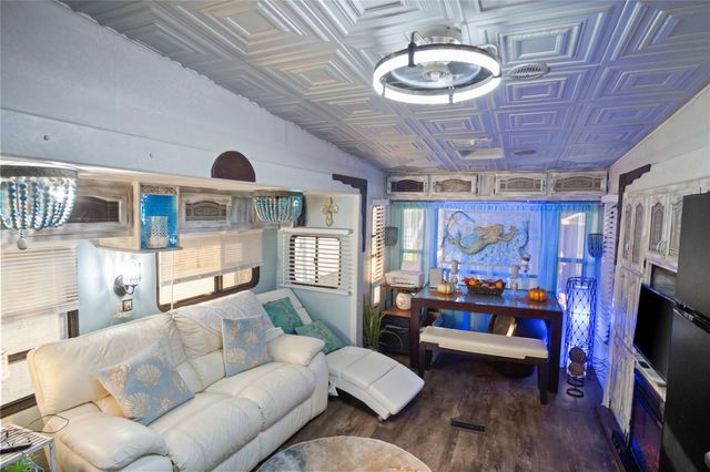 1129 Prides Lane, Crystal Beach, TX 77650