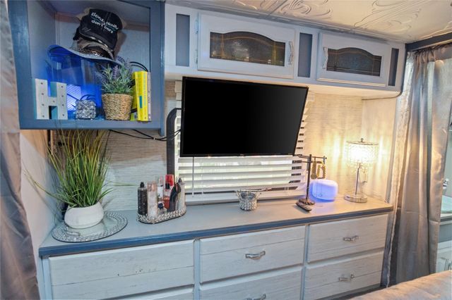 1129 Prides Lane, Crystal Beach, TX 77650