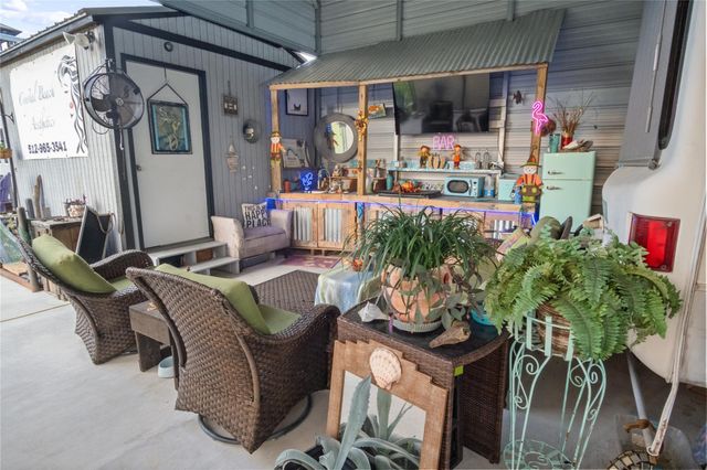 1129 Prides Lane, Crystal Beach, TX 77650