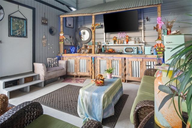 1129 Prides Lane, Crystal Beach, TX 77650