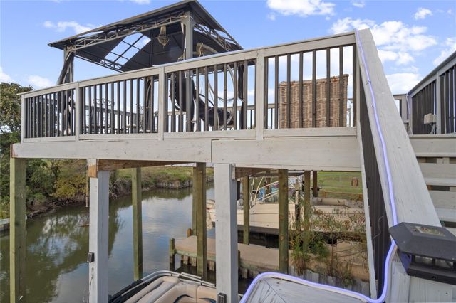 1129 Prides Lane, Crystal Beach, TX 77650