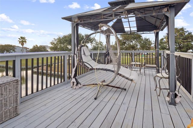 1129 Prides Lane, Crystal Beach, TX 77650