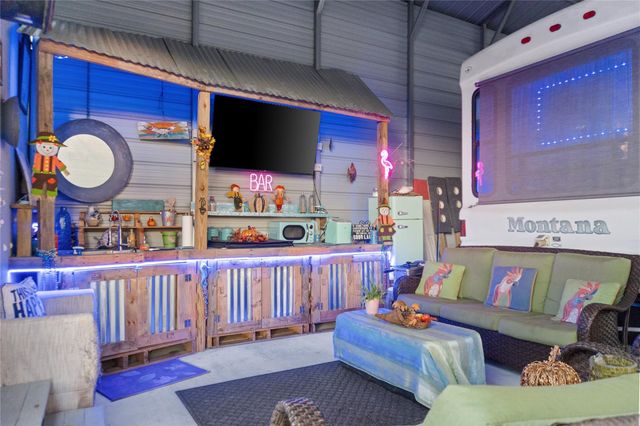 1129 Prides Lane, Crystal Beach, TX 77650