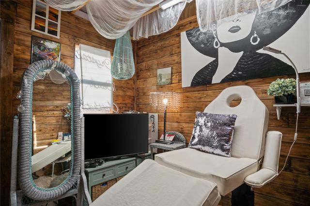 1129 Prides Lane, Crystal Beach, TX 77650