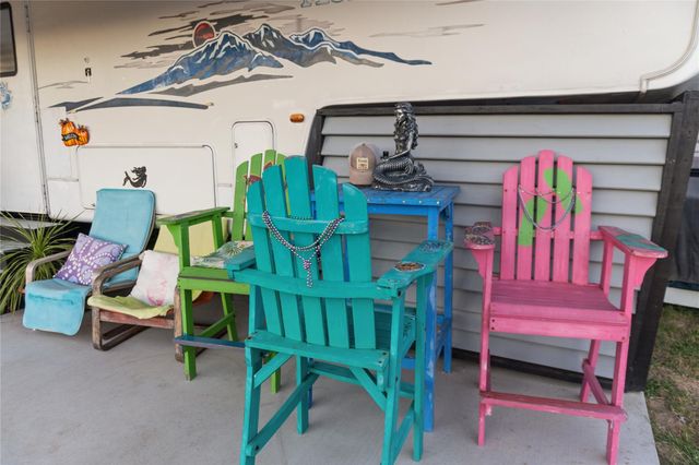 1129 Prides Lane, Crystal Beach, TX 77650