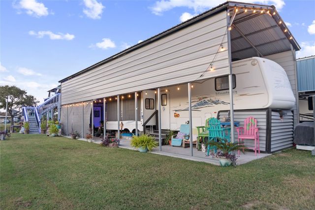 1129 Prides Lane, Crystal Beach, TX 77650
