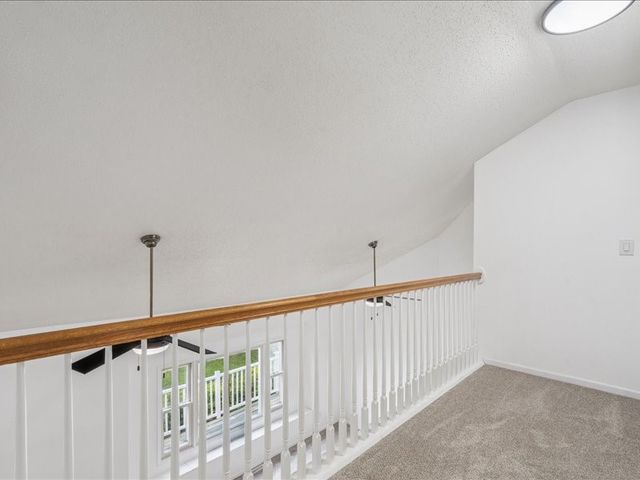 611 W Sovers Street, Solon, IA 52333