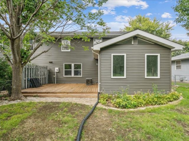 611 W Sovers Street, Solon, IA 52333