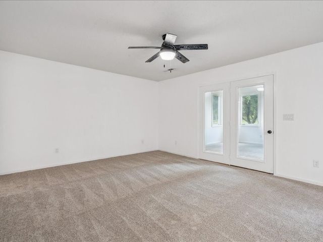 611 W Sovers Street, Solon, IA 52333