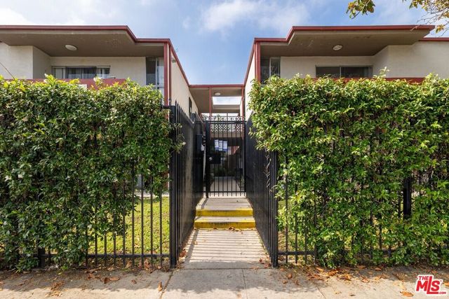 1208 W Adams Boulevard 17, Los Angeles, CA 90007