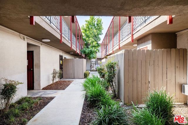 1208 W Adams Boulevard 17, Los Angeles, CA 90007