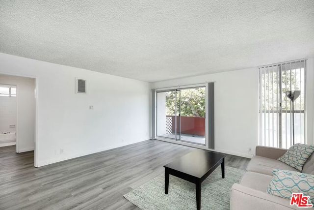 1208 W Adams Boulevard 17, Los Angeles, CA 90007