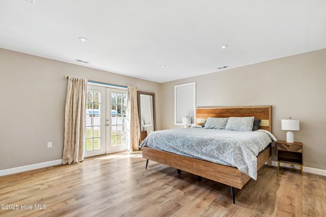 212 Deer Haven Drive, Richlands, NC 28574