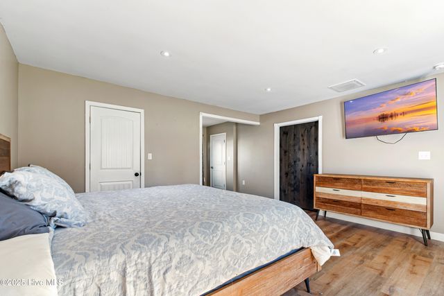 212 Deer Haven Drive, Richlands, NC 28574