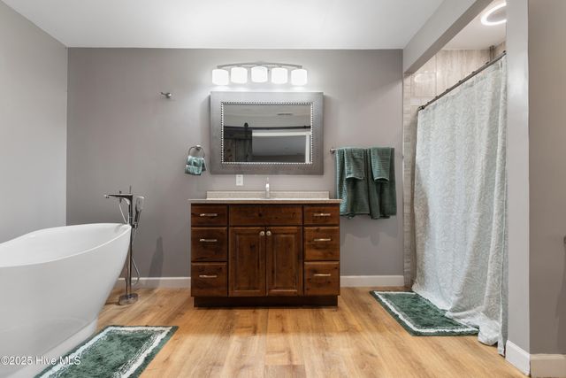 212 Deer Haven Drive, Richlands, NC 28574