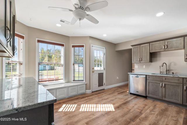 212 Deer Haven Drive, Richlands, NC 28574