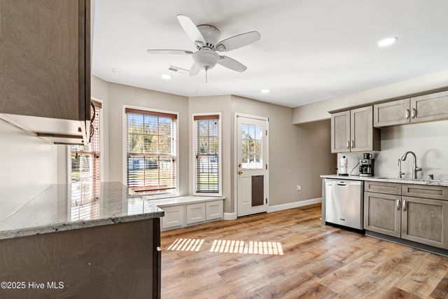 212 Deer Haven Drive, Richlands, NC 28574