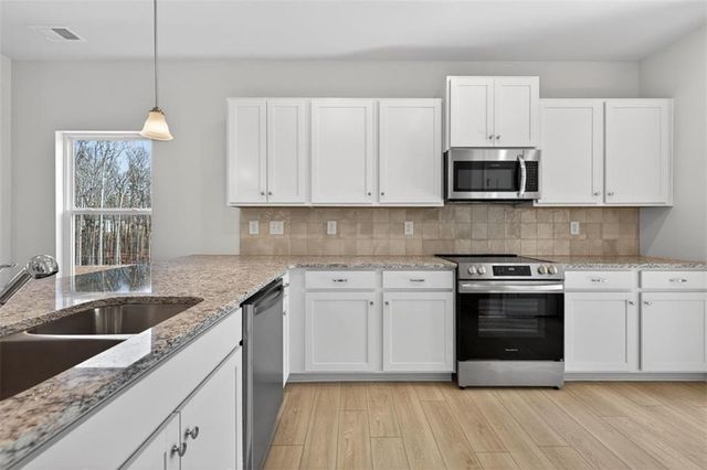 315 Bud Street, Hoschton, GA 30548