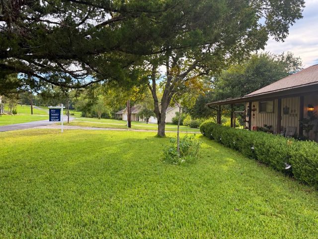 211 Cedar Crest Street, Coldspring, TX 77331