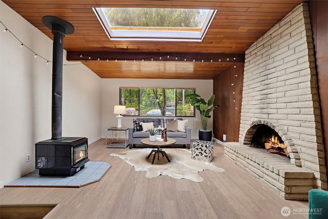 2327 NE 92nd Street, Seattle, WA 98115