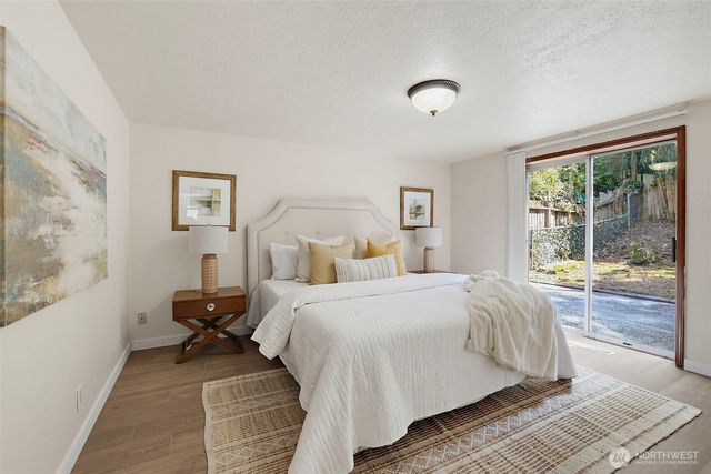 2327 NE 92nd Street, Seattle, WA 98115