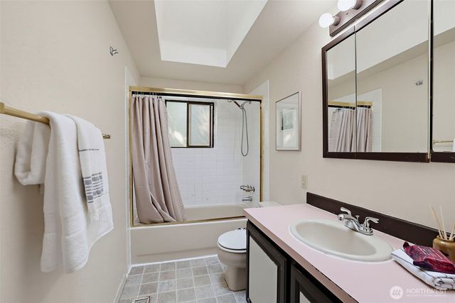 2327 NE 92nd Street, Seattle, WA 98115