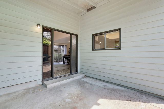 2327 NE 92nd Street, Seattle, WA 98115