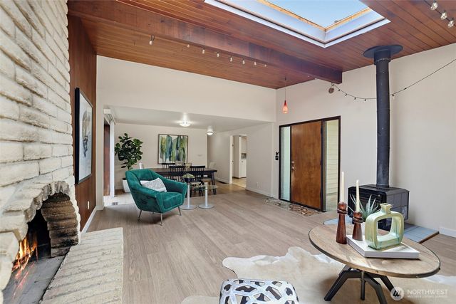 2327 NE 92nd Street, Seattle, WA 98115