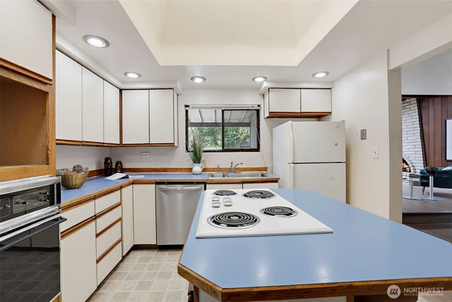 2327 NE 92nd Street, Seattle, WA 98115