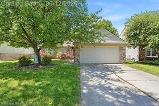 45375 Ronnen Drive, Macomb Township, MI 48044