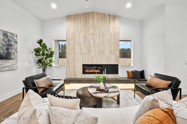 974 E STEEPLE CHASE RD, Hayden, ID 83835