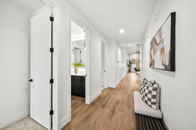 974 E STEEPLE CHASE RD, Hayden, ID 83835