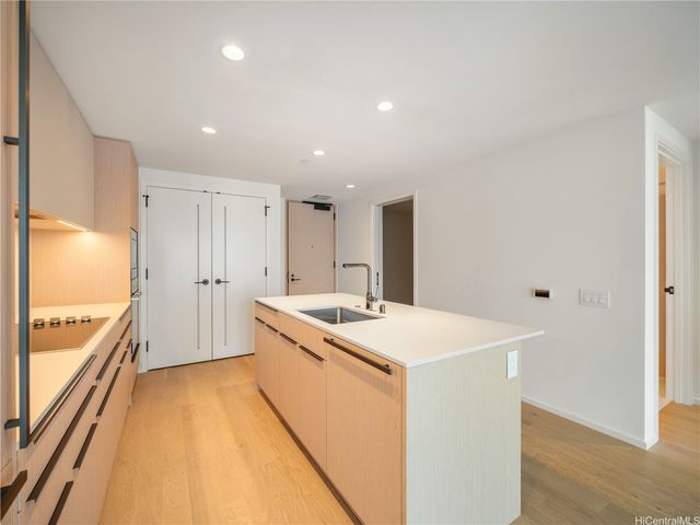 333 Ward Avenue 2506, Honolulu, HI 96814