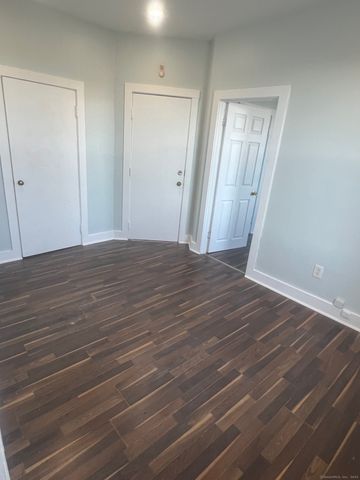 40 Pearl Street, New London, CT 06320