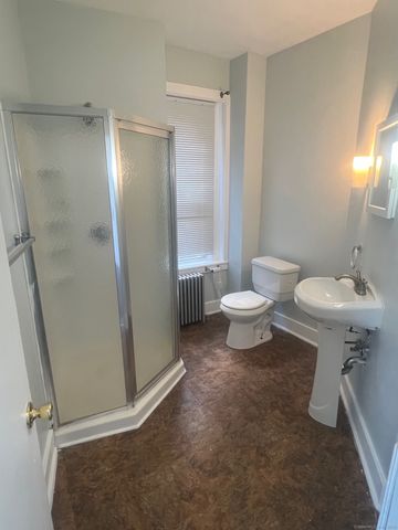 40 Pearl Street, New London, CT 06320