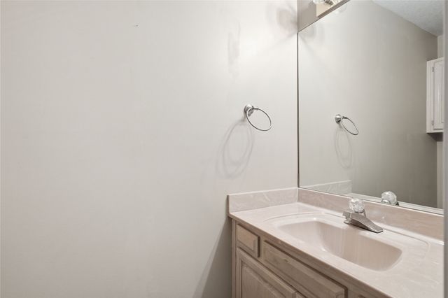 7724 S Hudson Avenue, Tulsa, OK 74136