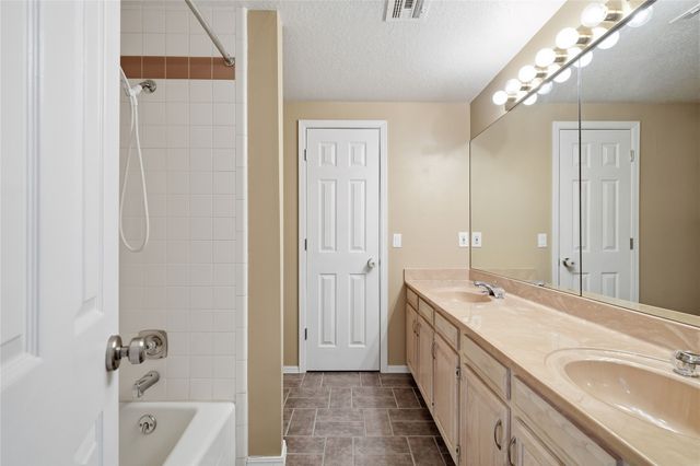 7724 S Hudson Avenue, Tulsa, OK 74136