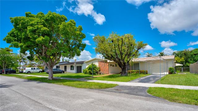 1730 SW 97th Place, Miami, FL 33165