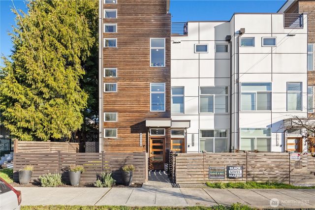 9242 A 17th Avenue SW, Seattle, WA 98106