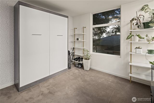 9242 A 17th Avenue SW, Seattle, WA 98106