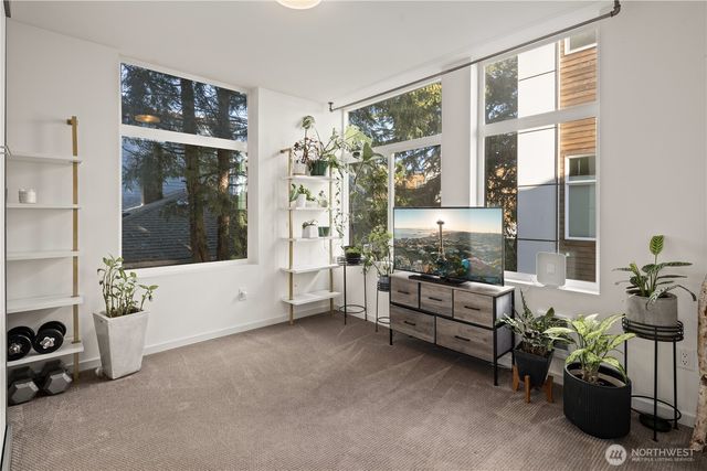 9242 A 17th Avenue SW, Seattle, WA 98106