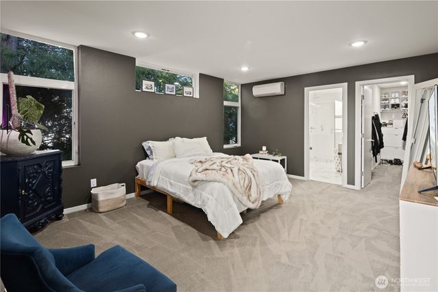 9242 A 17th Avenue SW, Seattle, WA 98106