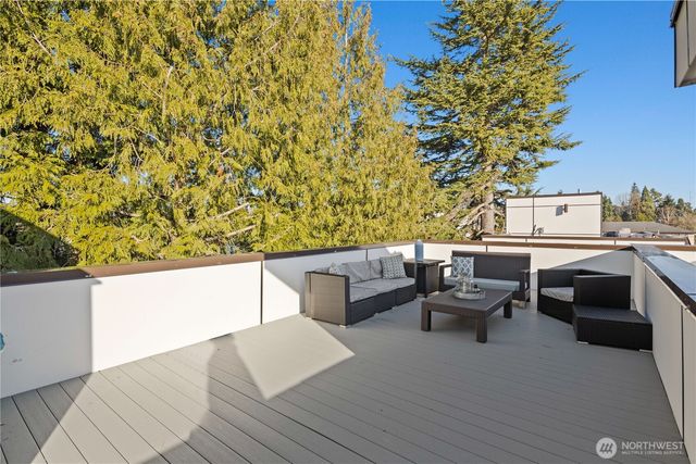 9242 A 17th Avenue SW, Seattle, WA 98106