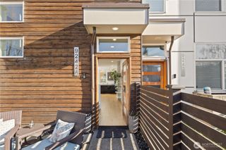 9242 A 17th Avenue SW, Seattle, WA 98106