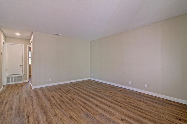 401 Hedgewood DR C, Georgetown, TX 78628