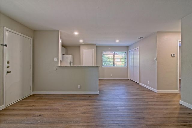 401 Hedgewood DR C, Georgetown, TX 78628