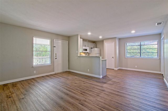401 Hedgewood DR C, Georgetown, TX 78628